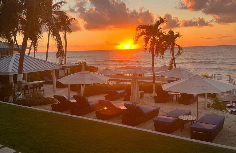 BEACH CLUB